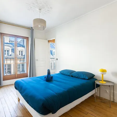 Quartier La Madeleine Free Netflix Paris